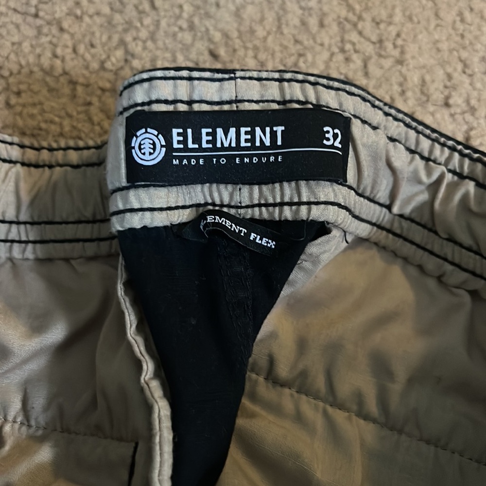 Element Shorts - Picture 3 of 3